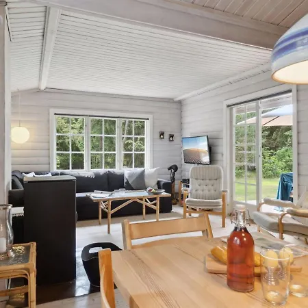 Holiday home Luci - 950m From The Sea By Interhome *