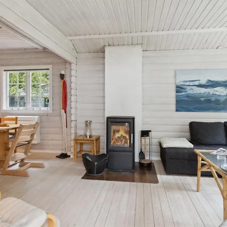 Holiday home Luci - 950m From The Sea By Interhome
